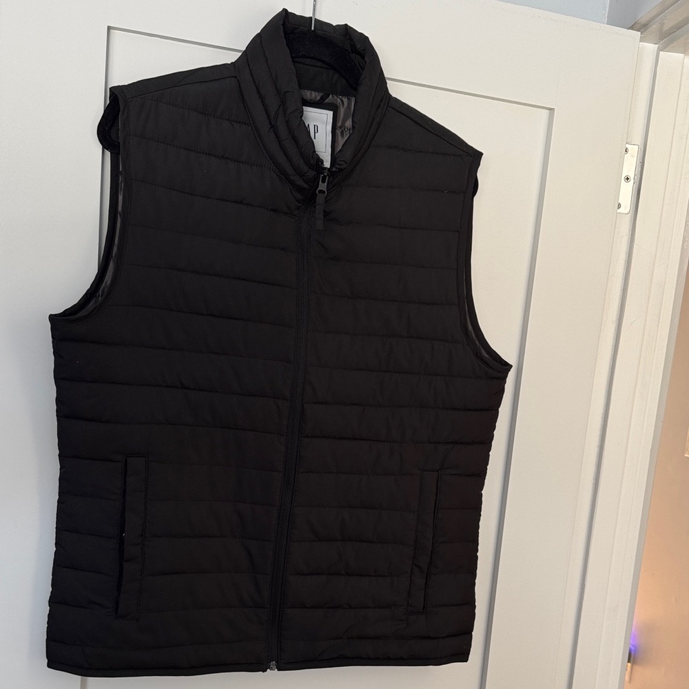 GAP Men's Black Quilted Vest